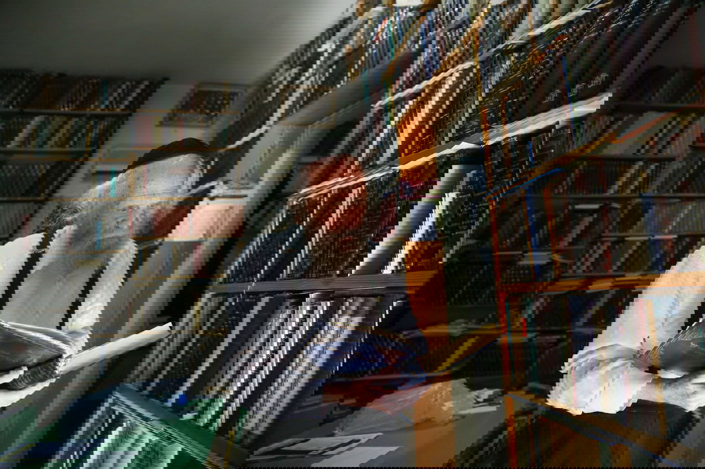 איש הספרים מבתי אונגרין: הגאון רבי שמואל אשכנזי זצ"ל