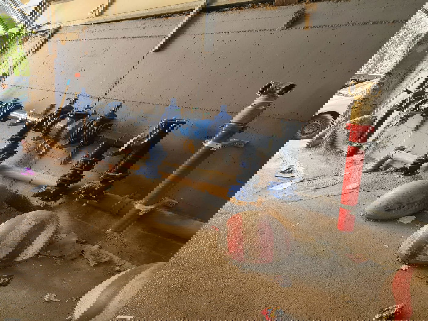 בויז'ניץ התקינו חלונות לבית המדרש הגדול בבני ברק