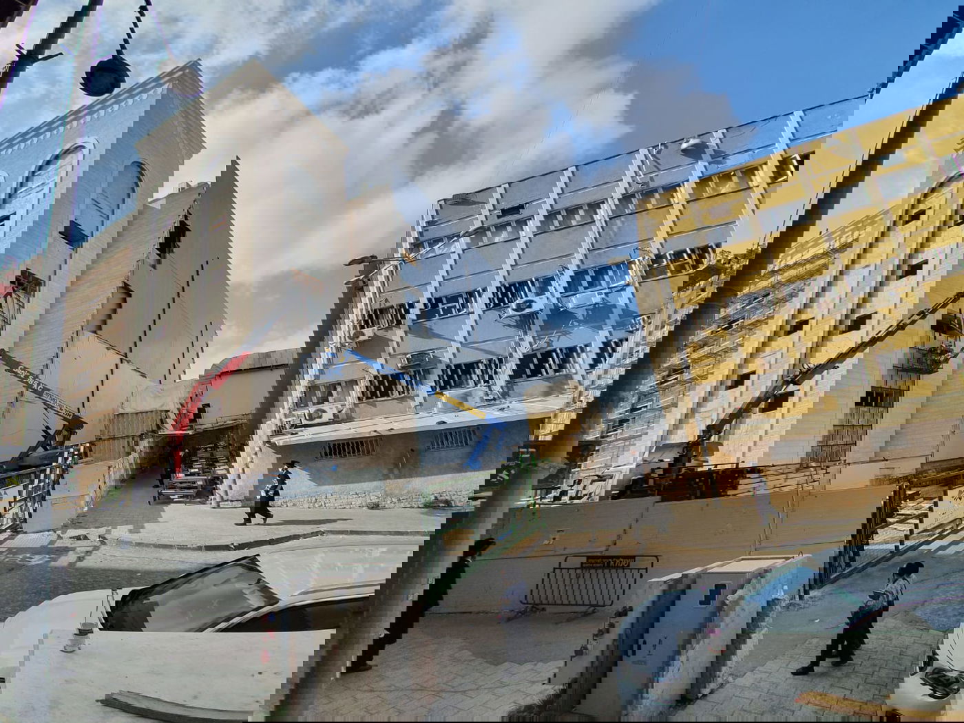 בויז'ניץ התקינו חלונות לבית המדרש הגדול בבני ברק