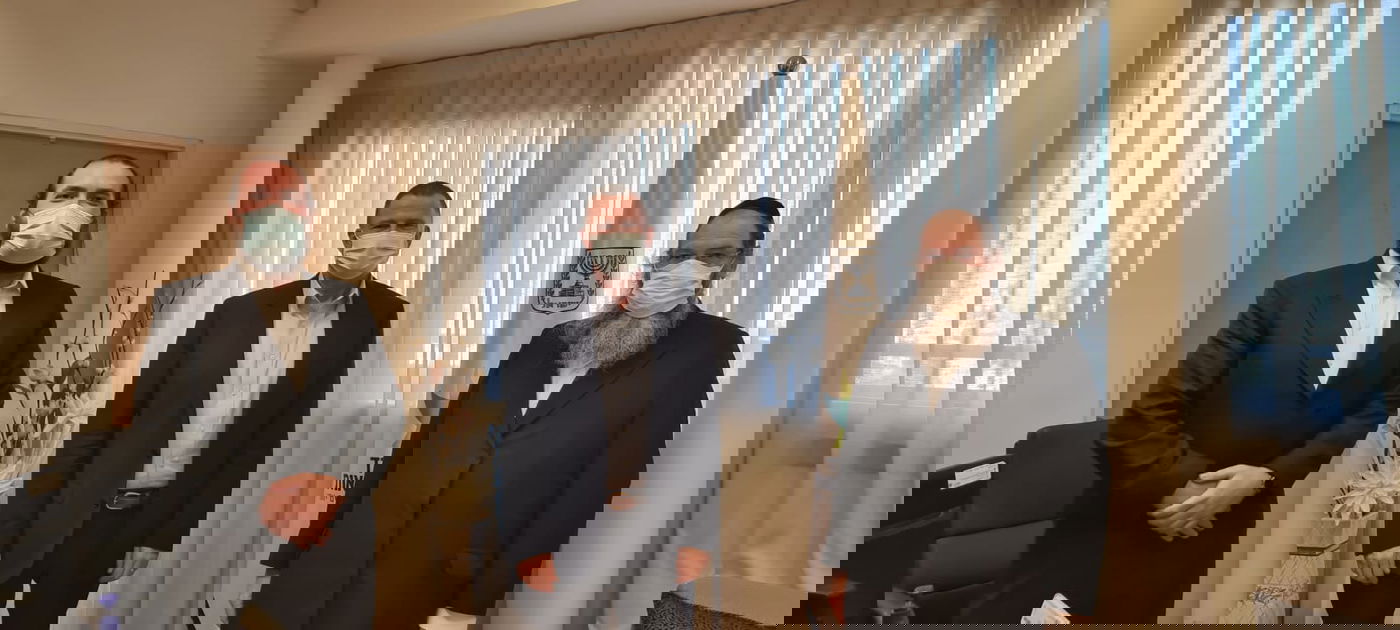 השר אדלשטיין עם ראשי ארגון 'רחשי לב'