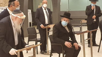 הגר"ד לאו רגעים לפני יציאתו, הערב