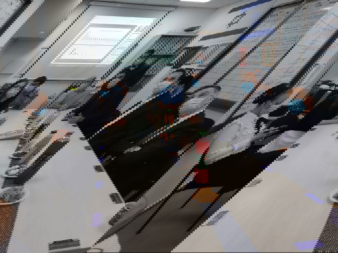 השרה ינקלביץ רתמה את גנץ לסייע לאלעד