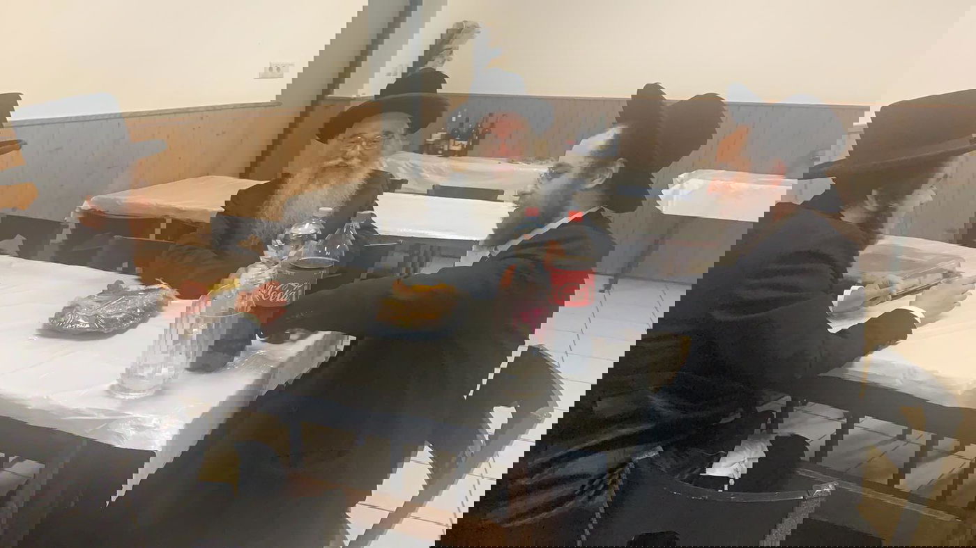 צפו: יהודי קיבל תפילין ופתח בריקוד עם הרב