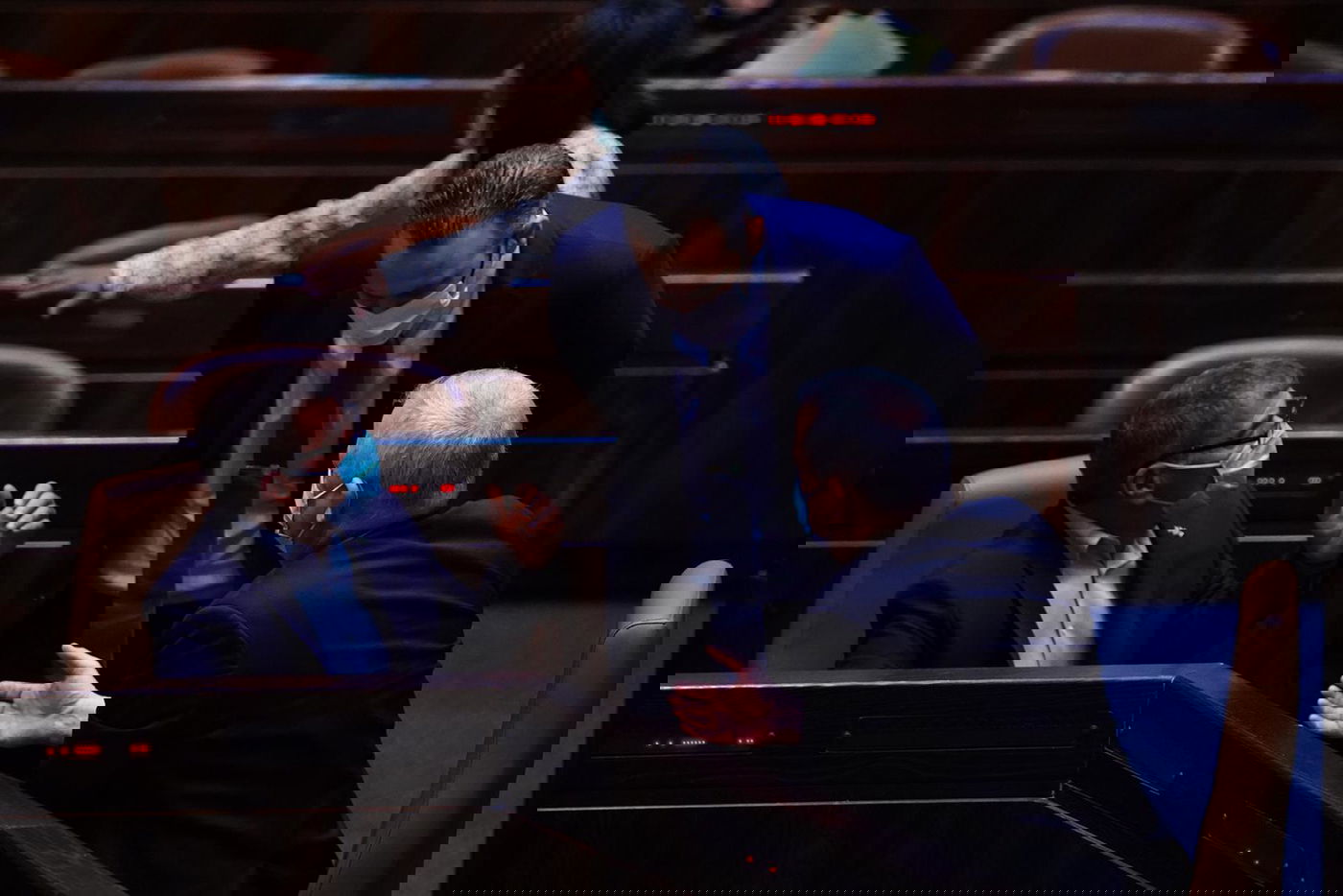 זעם במפלגות החרדיות: "שלטון הליכוד שווה לכפרות"; "כחול לבן אכזבו"