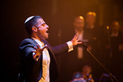 רפי ביטון בביצוע ווקאלי מרגש לקרליבך: והשב