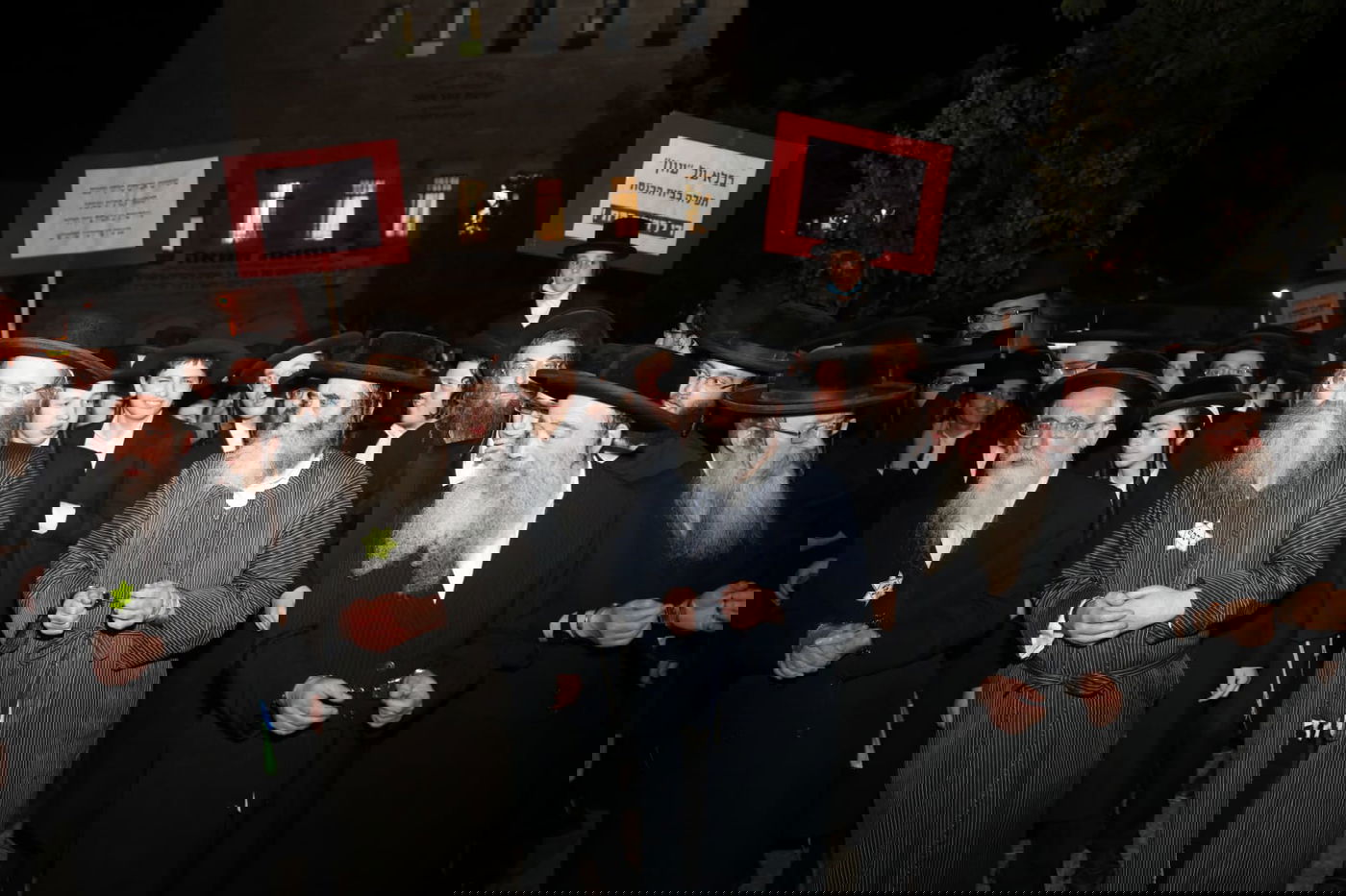 בשביל עצור אחד: מאות מפגינים, 13 עצורים