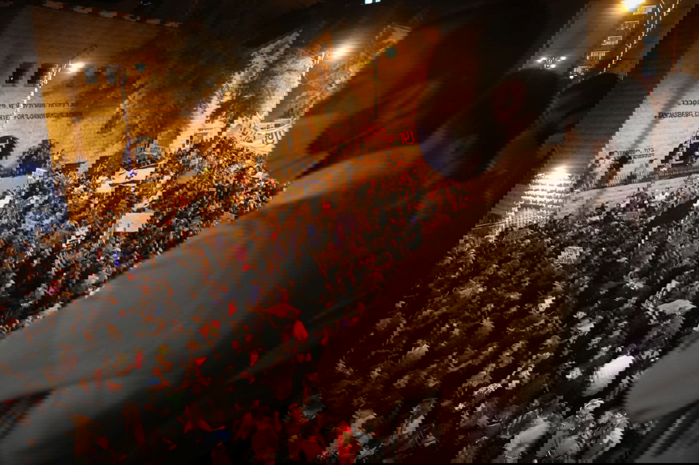 55 עצורים בהפגנת השמאל שהפכה להתפרעות לא חוקית