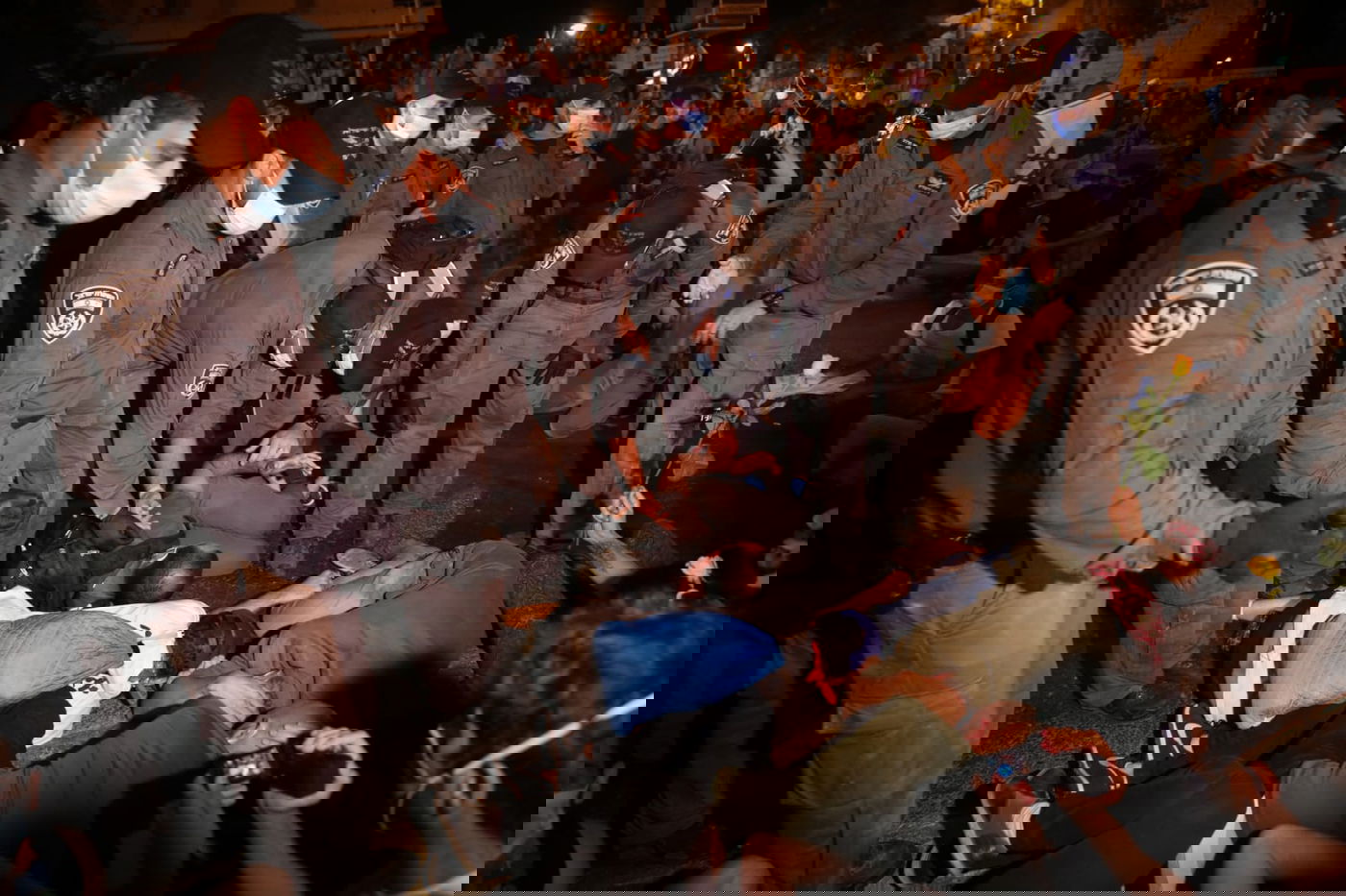 55 עצורים בהפגנת השמאל שהפכה להתפרעות לא חוקית