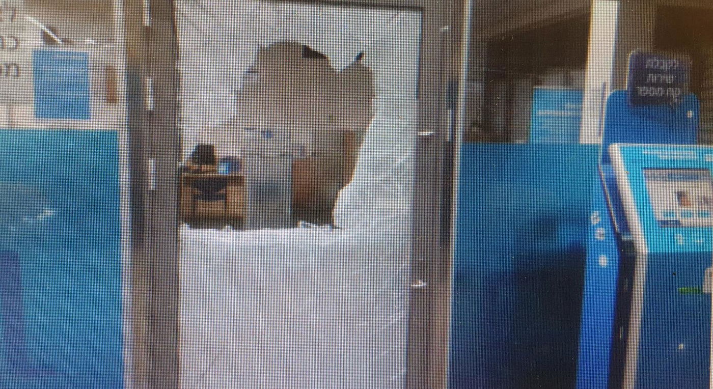 תושב בני ברק נעצר בחשד לפריצה לבנק בטבריה