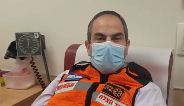 לאחר שהחלים: אלי ביר תרם 'פלסמה'  • צפו