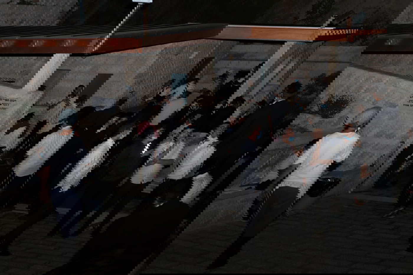 למרות הקורונה: פרצו את חלונות מקווה האר"י - וטבלו