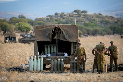 חשודים זוהו סמוך לגדר הגבול; נשללה חדירה לישראל