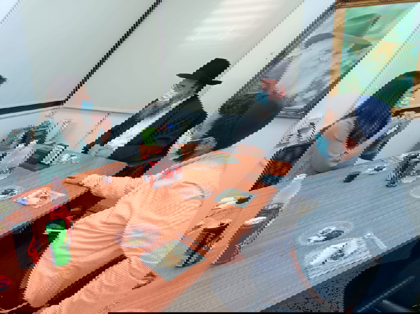 השרה עומר ינקבליץ כתבה פ"נ: "מרגישה חיבור מיוחד לחב"ד"