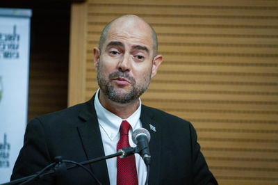 'הליכוד': השר אמיר אוחנה יפרוש מהכנסת