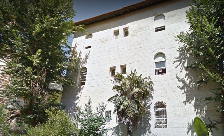 רחוב אבן שפרוט, שם שוכנת מעלות התורה