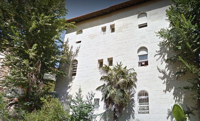 רחוב אבן שפרוט, שם שוכנת מעלות התורה