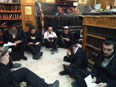 תיעוד: כך קוננו על חורבן בית המקדש בציונו של רבי נחמן מברסלב