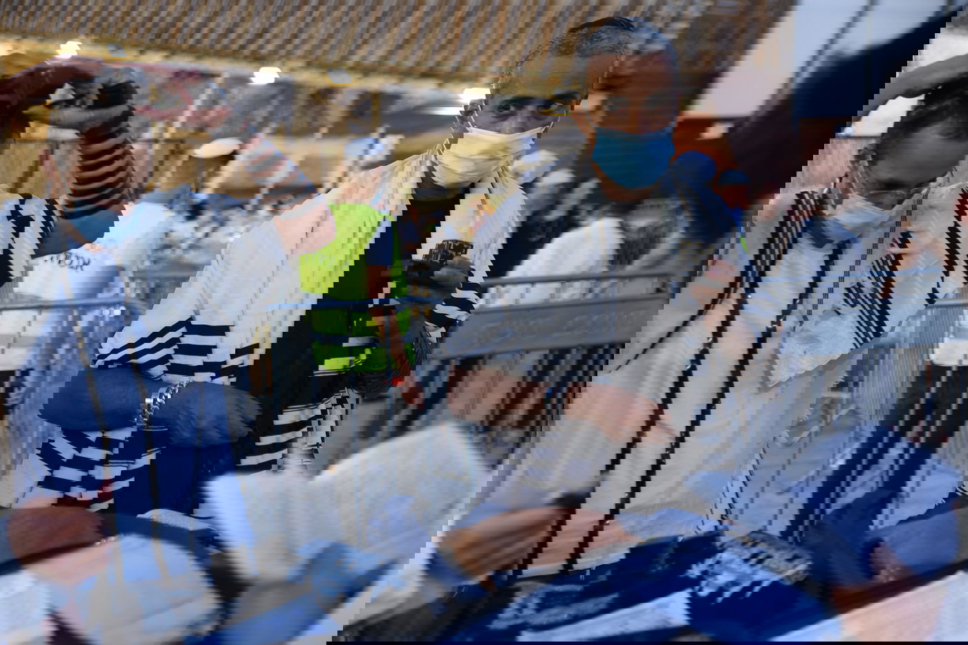 סוף הצום בשריד בית המקדש: תפילה, שירים ו'קידוש לבנה'