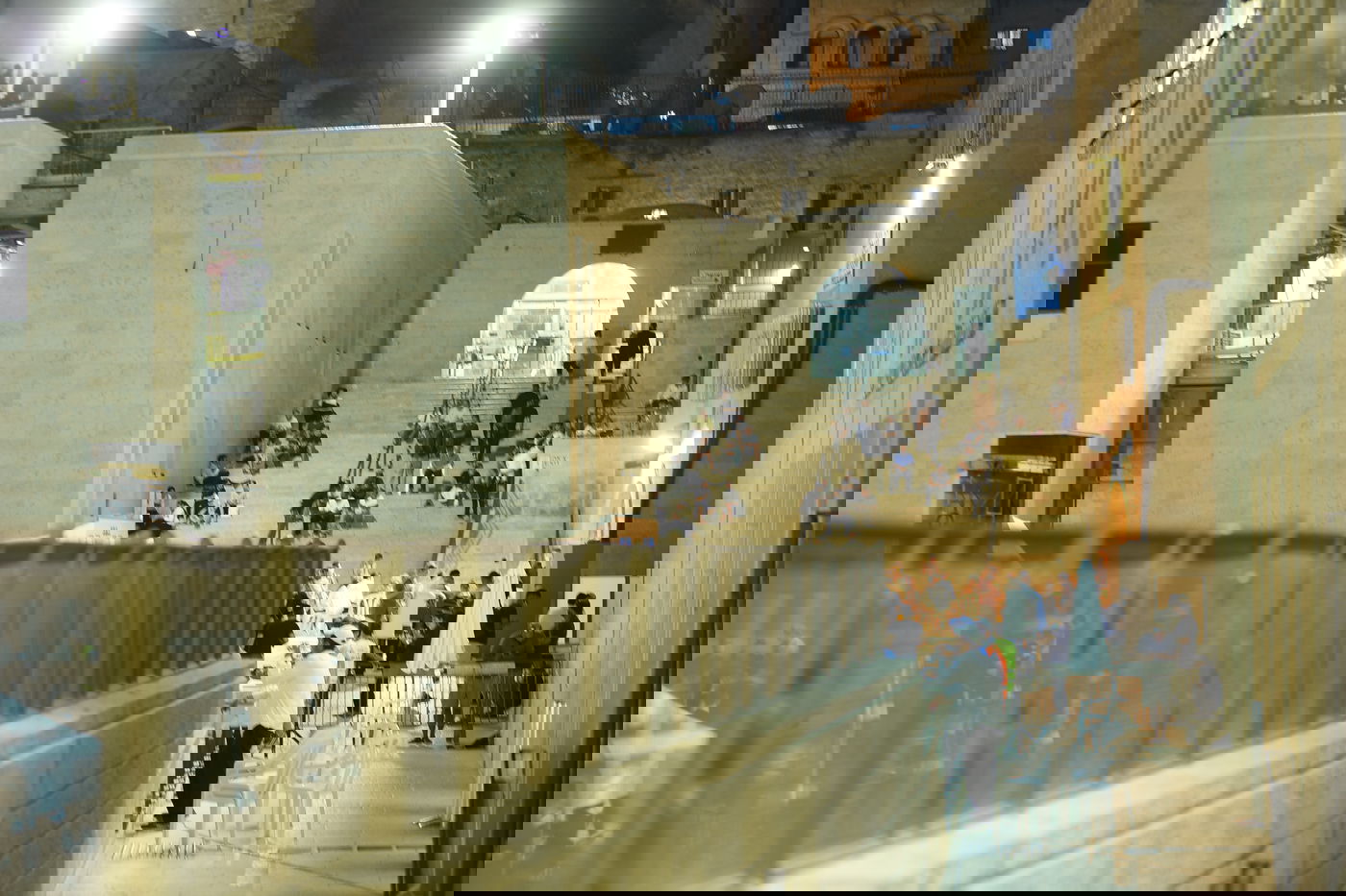 סוף הצום בשריד בית המקדש: תפילה, שירים ו'קידוש לבנה'