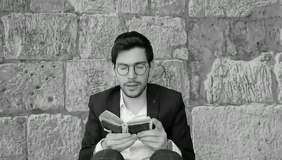 החזן לייזר ברוק מקונן: 'אלי ציון ועריה' • צפו