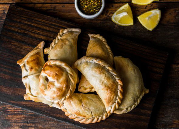 אמפנדס במילוי עוף טחון ותפוחי אדמה