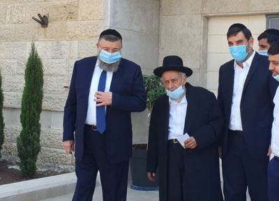 אורח מפתיע במשרד הפנים: הגר"ש בעדני