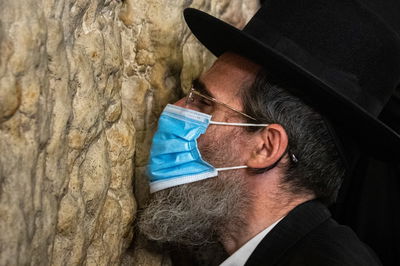 הקפדה על מסכה בכותל