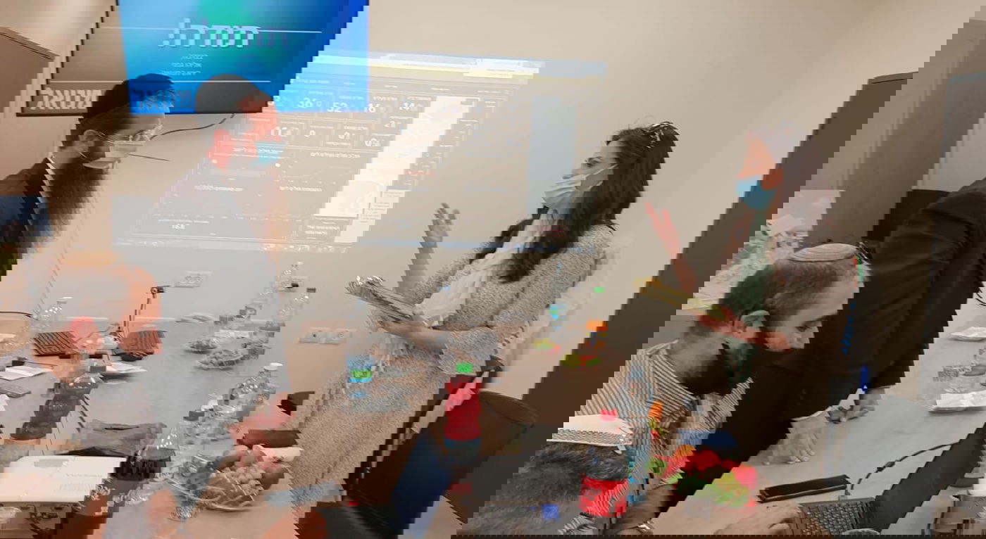 חרם? גפני אירח את השרה עומר ינקלביץ'