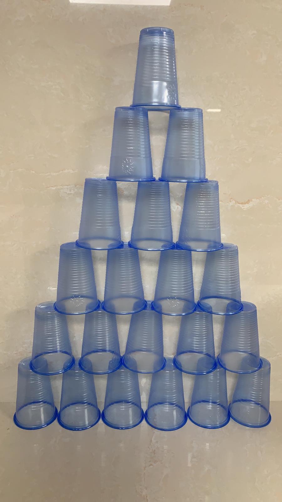 לא תאמינו מה אפשר לעשות עם 600 כוסות