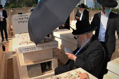 הגרב"ד בבית הקברות