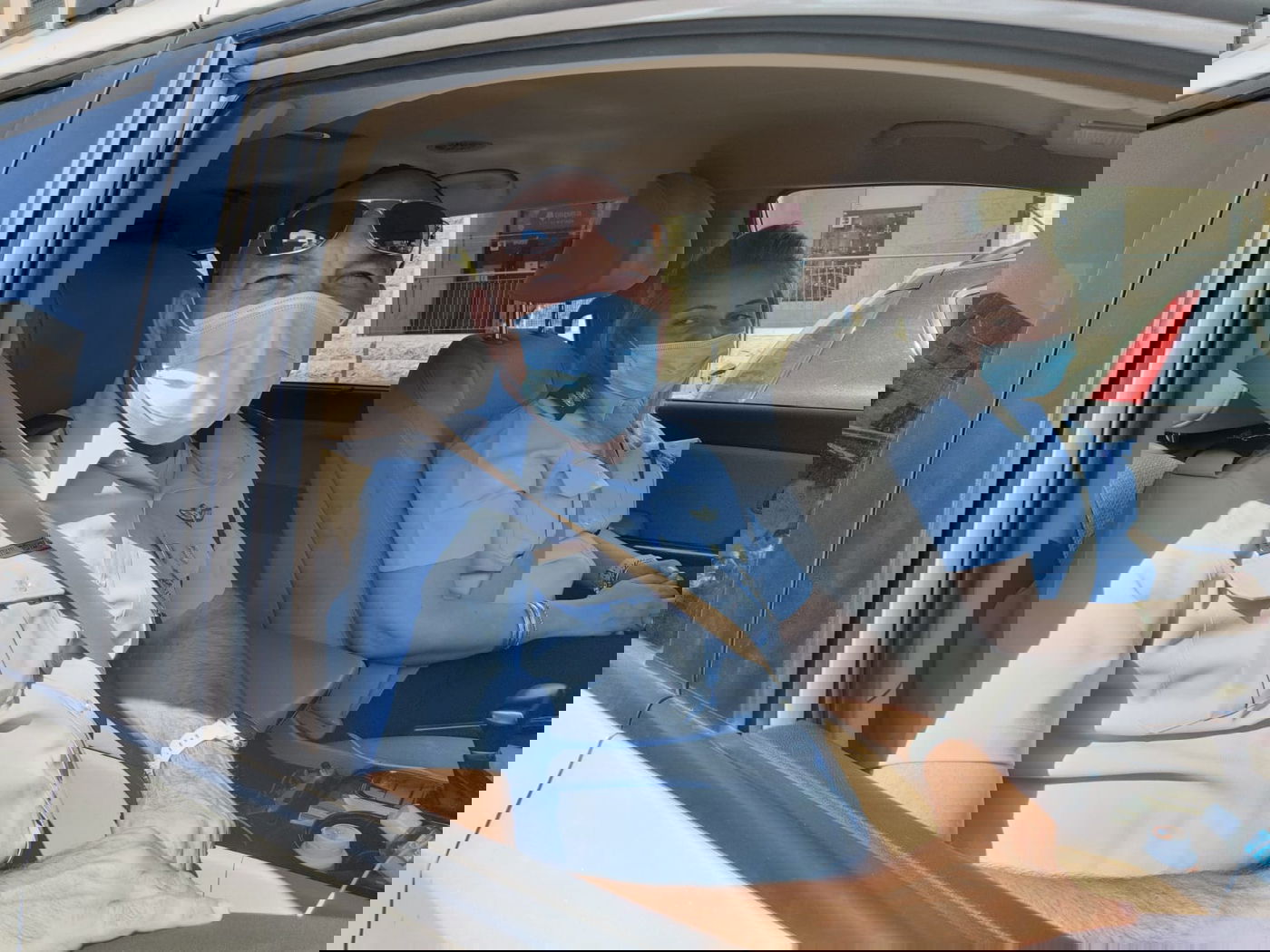 תת ניצב שומר ביציאה מבעלזא