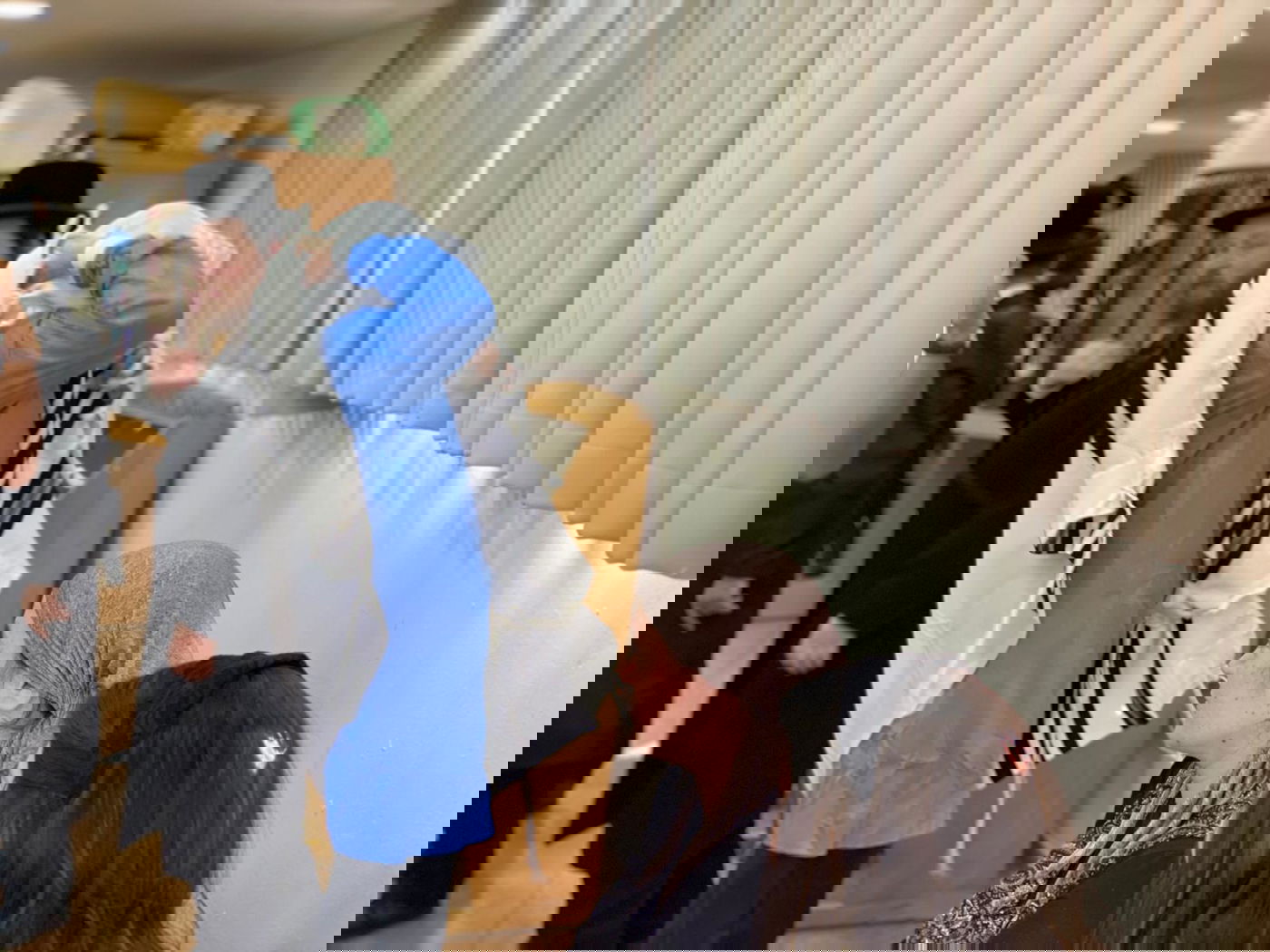 התרגשות במלונית: האבא התמגן ושימש סנדק בברית לבנו