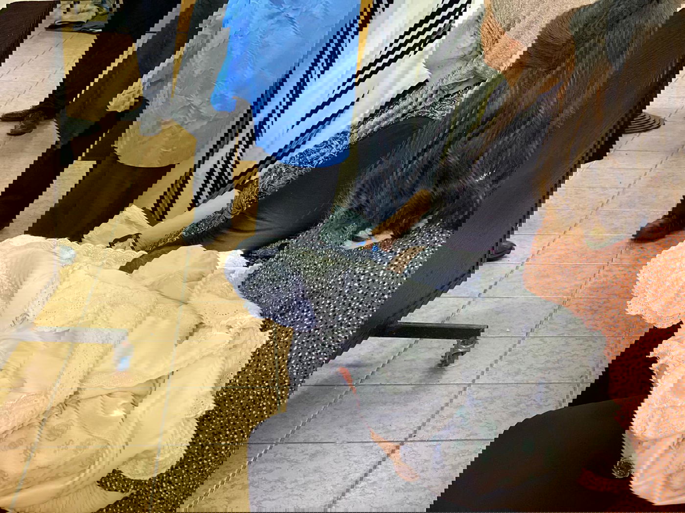 התרגשות במלונית: האבא התמגן ושימש סנדק בברית לבנו