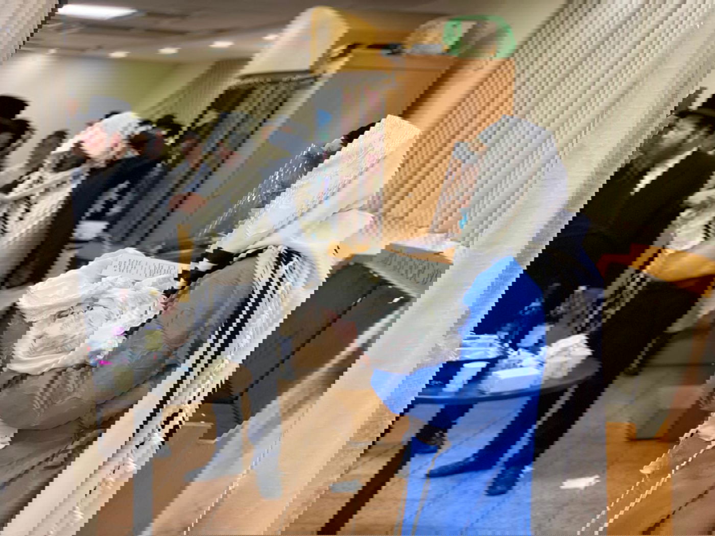 התרגשות במלונית: האבא התמגן ושימש סנדק בברית לבנו