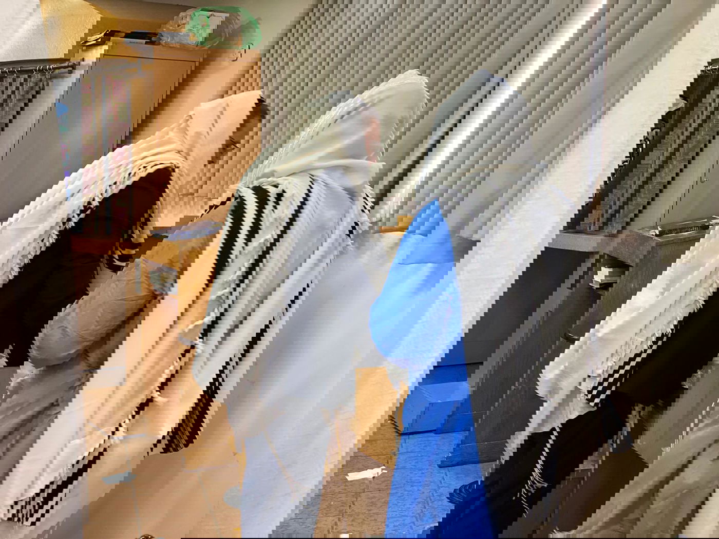 התרגשות במלונית: האבא התמגן ושימש סנדק בברית לבנו