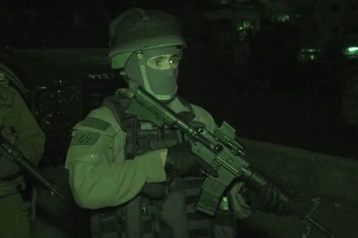 סוכן סמוי חשף רשת שסחרה באמצעי לחימה • צפו