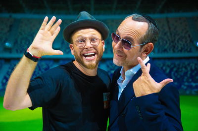 שוקי סלומון וישי לפידות בקליפ חדש: שיר השמחה