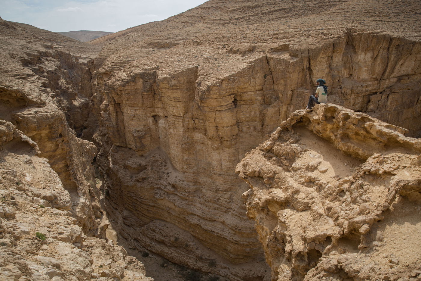 האם יש מצווה ללכת ד' אמות בארץ ישראל?