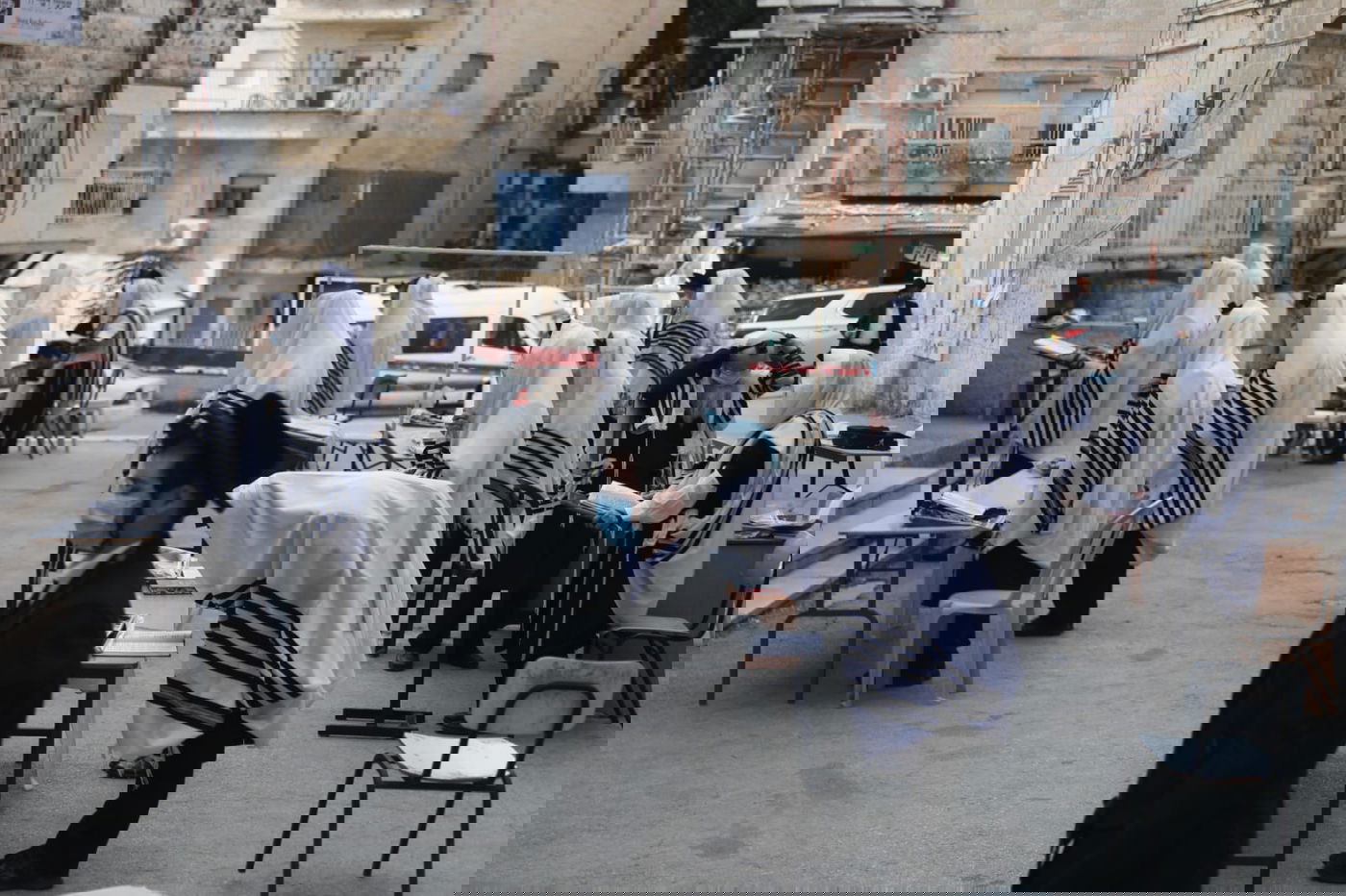 תיעוד: כך מתפללים בקרלין בתקופת ה'קורונה'