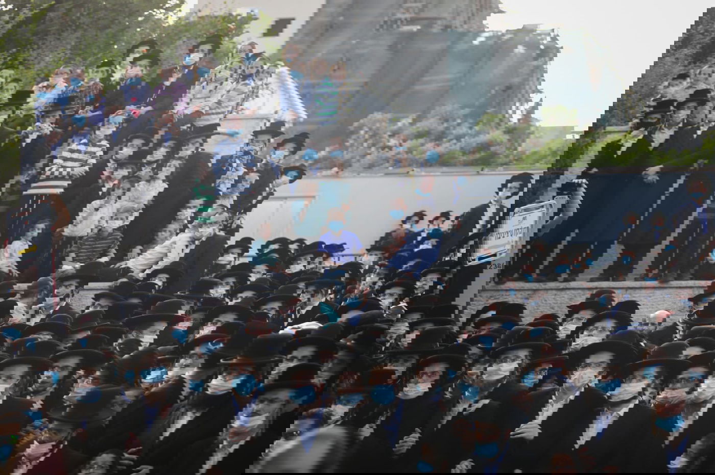 האדמו"ר מסאדיגורא זצ"ל נטמן בבית העלמין • שידור חוזר