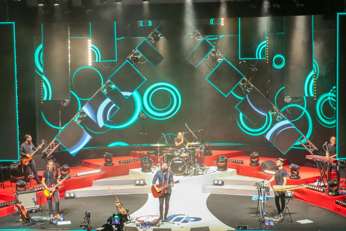 צפו: ישי ריבו במופע אדיר על במת 'קיץ חי' של "קול חי"