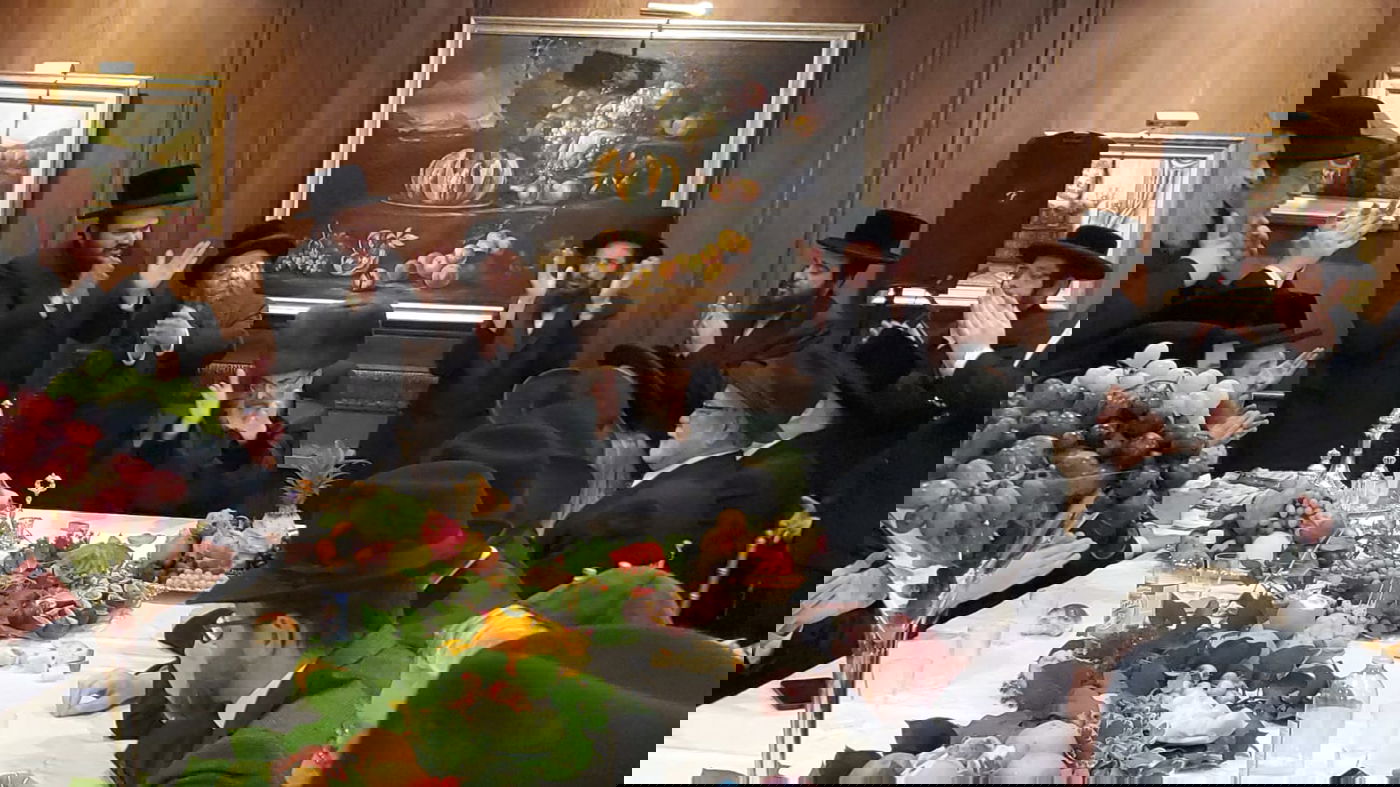 הרבי מסאדיגורה ערך 'טיש' בלוס אנג'לס - לפני כחצי שנה. צילום י. ראנד