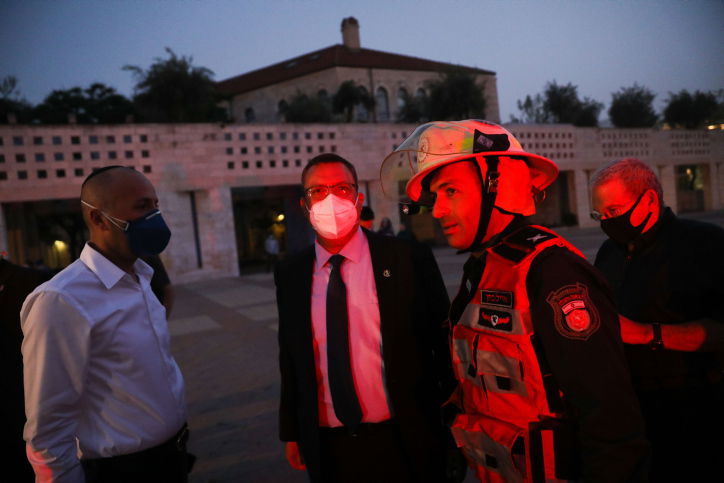 ליאון סמוך למבנה העירייה