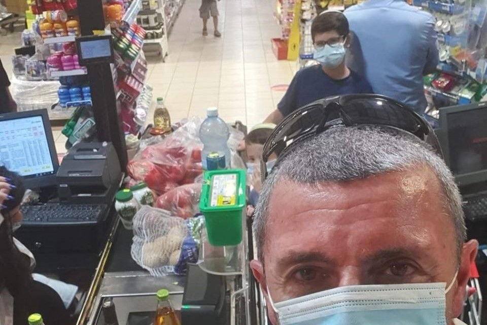 השר פרץ בקניות, היום