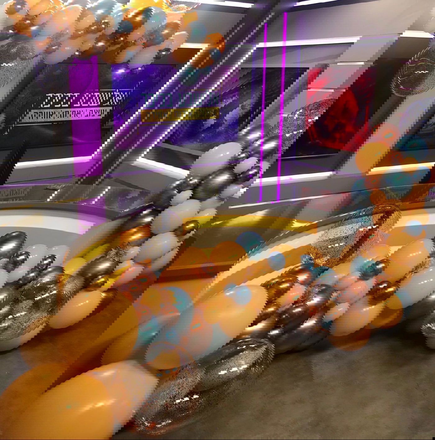 אלישבע בכיכר מארחת: אלי פרקש - מאסטר בעיצוב בלונים