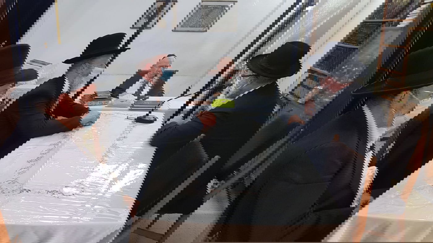 הרב גולדשמידט אצל ראש הישיבה