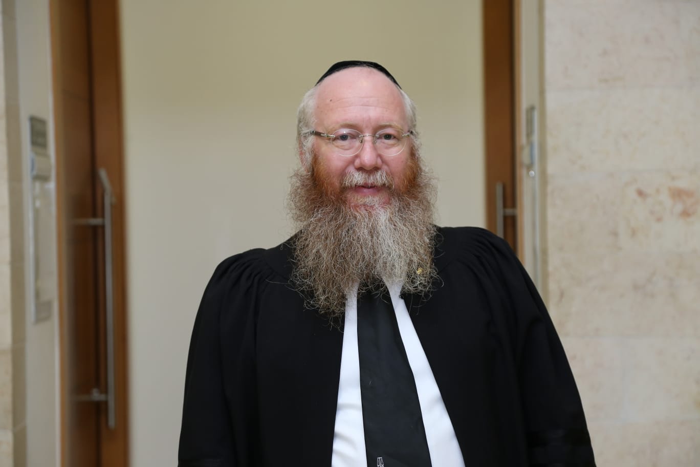 עו"ד רוני פאלוך