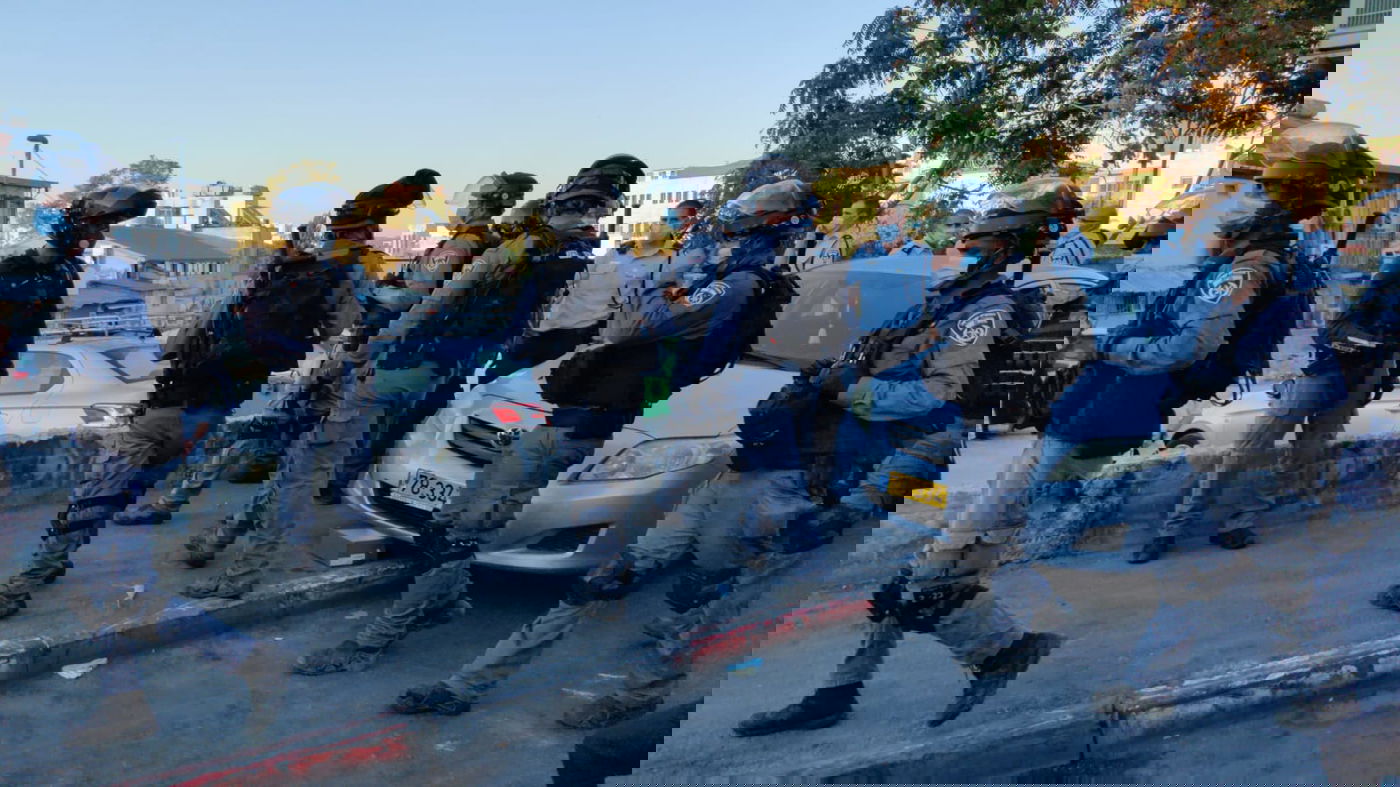 הלווית האדמו"ר משומרי אמונים: הרכב נפרץ, ה'מיטה' הוצאה