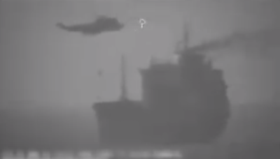 ממסוק: צבא איראן השתלט על מכלית נפט במצרי הורמוז