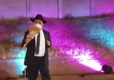 הפרשן יעקב ריבלין חיתן את ה'מוז'יניק' - ורקד עם מטאטא